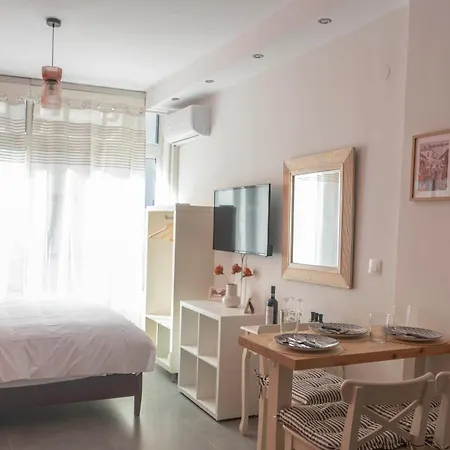 3c's Thess At The Old Frankish Quarter - Ladadika/ Merchant's Square Apartment *
